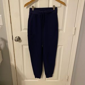 Mandala scrubs high waisted jogger navy size XXS